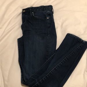 Gap dark wash true skinny jean.